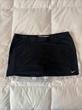 Nike Black Skirt with White Trim Athletic Tennis Skort